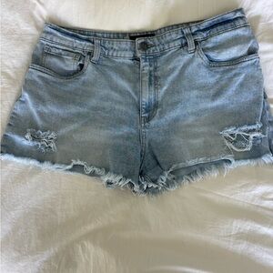 Kut from the Kloth Faded Blue Frayed Hem Jean Shorts